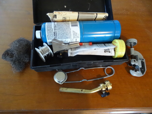 lot 77 image: Propane torch kit set up for cuttin...