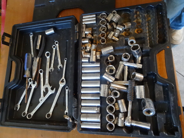 lot 81 image: Socket and wrench set. Misc Craftsm...