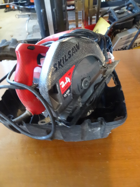 lot 83 image: 7 14 inch skil circular saw. Like ...