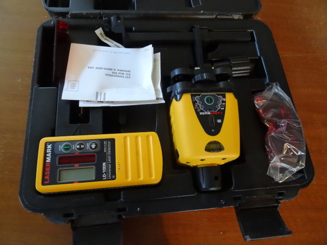 lot 86 image: Laser Mark LM-30 manual leveling la...