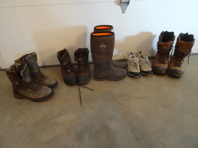 lot 112 image: 3 pair of winter boots. Rocky corn ...
