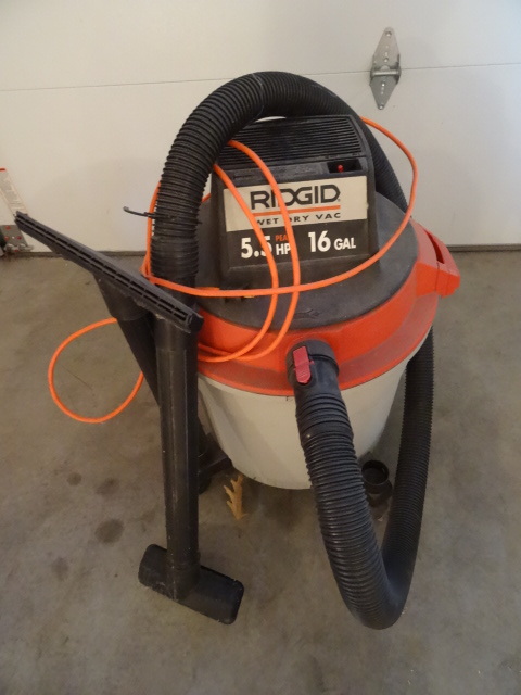 lot 125 image: Ridgid wet dry vac. 5.5 HP. 16 gal....