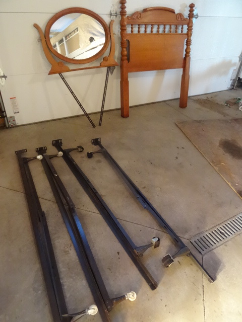lot 134 image: Wood dresser mirror. Metal bed fram...
