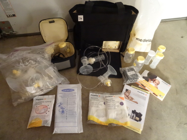 lot 136 image: Medela breast pump. Pump in style a...