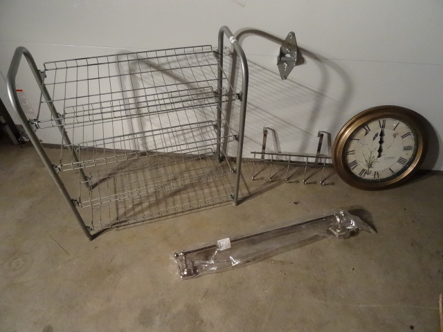 lot 140 image: Metal shoe rack. New towel bar. Doo...