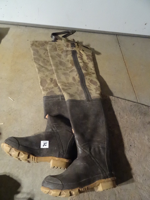 lot 162 image: Cabelas size 8 waders...