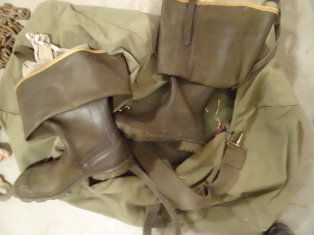 lot 177 image: Duffel bag. Pair of waders. 2 ameri...