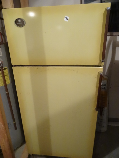lot 184 image: Westinghouse fridge freezer. Plugge...