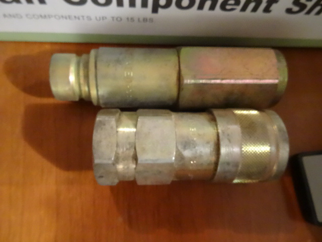 lot 206 image: 2 new flat head hydraulic couplers ...