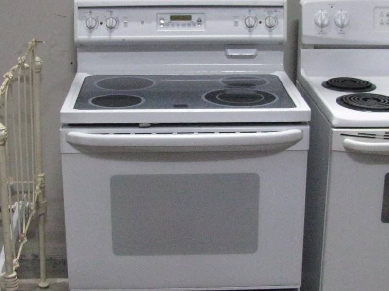 GE Profile Elec. Stove