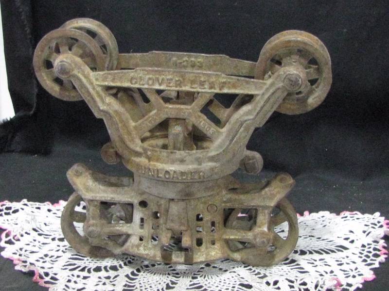 Cloverleaf Cast Iron Hay Unloader