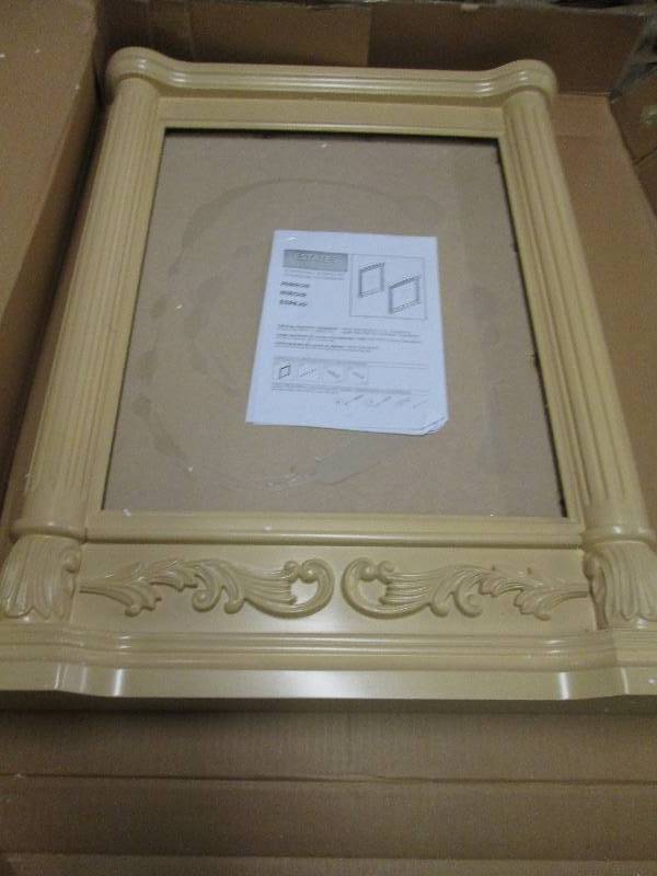 estates mirror , mirror is broken b...