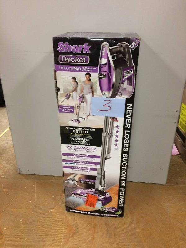 lot 3 image: Shark Rocket Deluxe Pro in like New working conditions