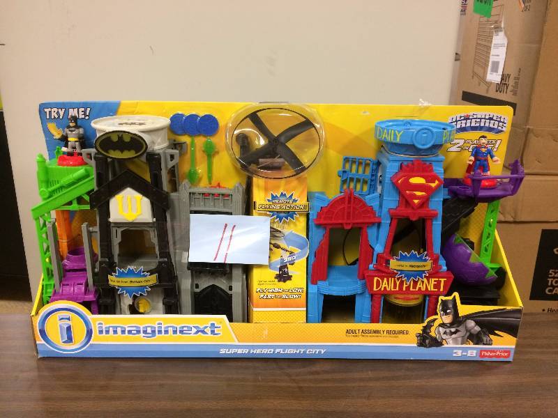 lot 11 image: Imaginext Hero Fight City