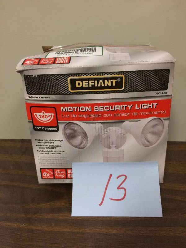 lot 13 image: Defiant Motion Security Lights