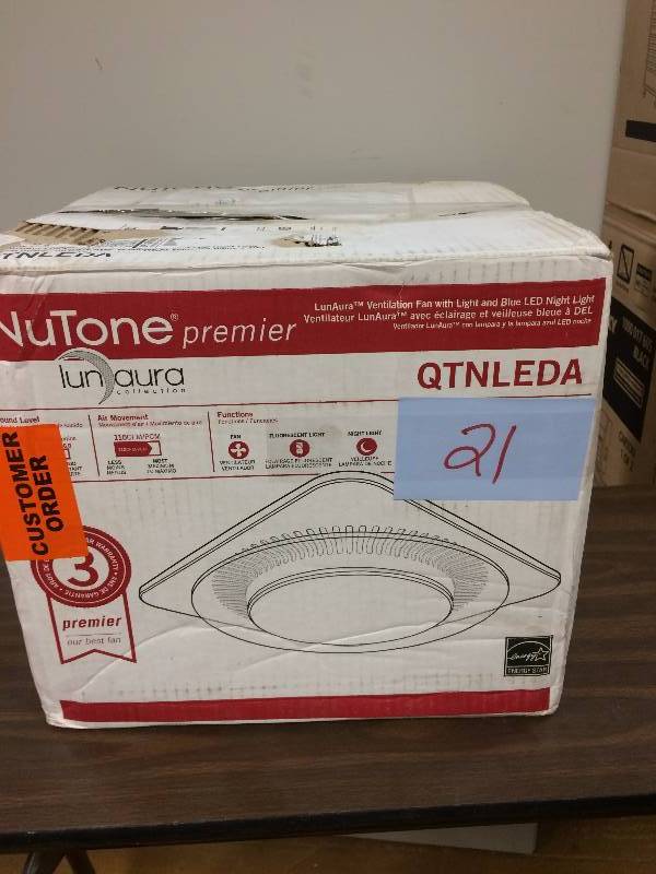 lot 21 image: NuTone QTNLEDA LunAura Round Design Light