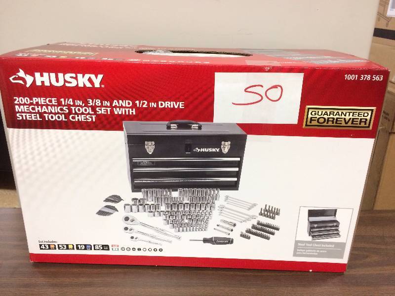 lot 50 image: Husky Mechanics Tool Set in Metal Box (200Piece) New
