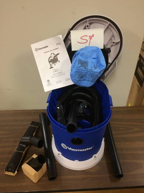 lot 57 image: Vacmaster 3.2 Gallon Wet  Dry Vacuum 3.5hp Motor in working conditions