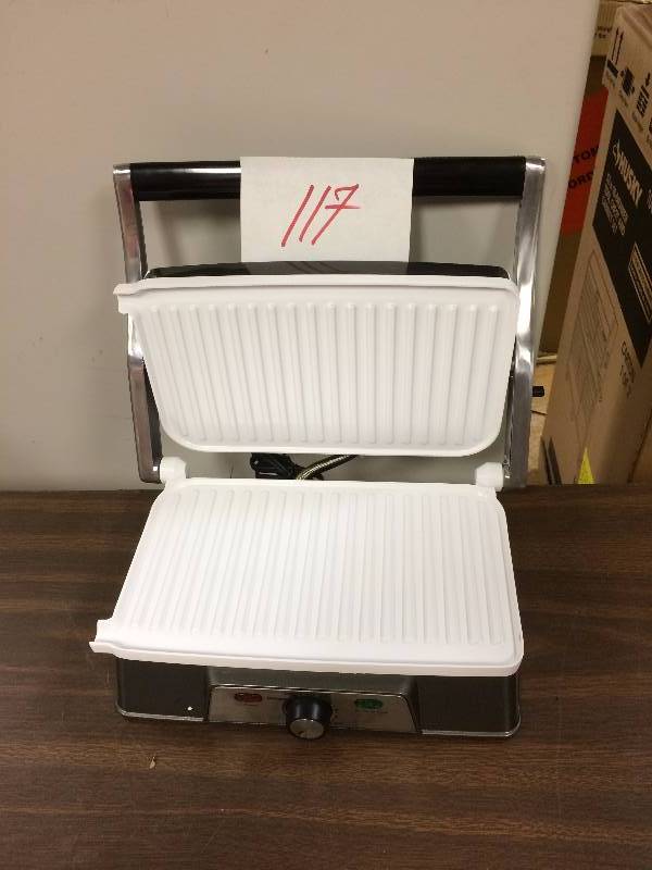 lot 117 image: Oster DuraCeramic 2 in 1 Panini maker