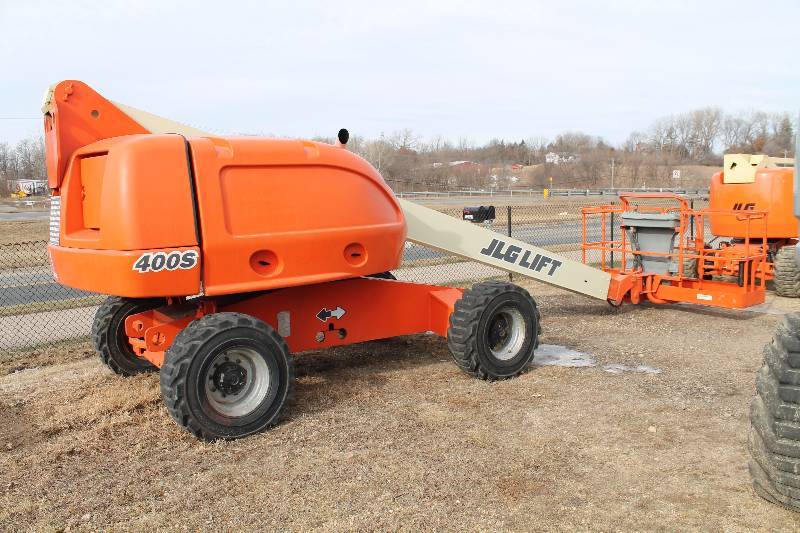 Articulating Boom Lift