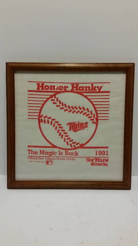 lot 204 image: Minnesota Twins World Series Champions 1991 Homer Hanky in Frame - NICE