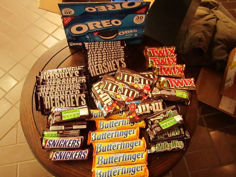 Lot of candy, great for vending or ...