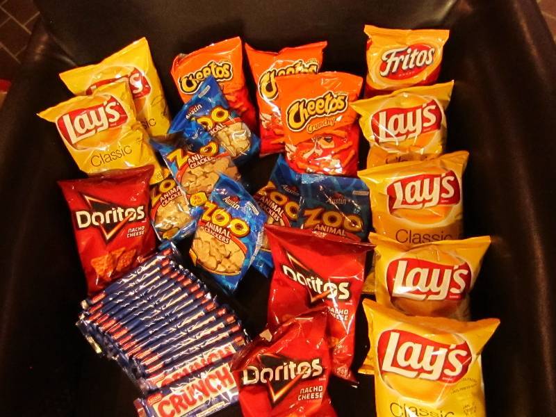 Lot of chips and candy, Commercial Snack Vending Machines w Coin / Bill  Changer, Snacks, More!