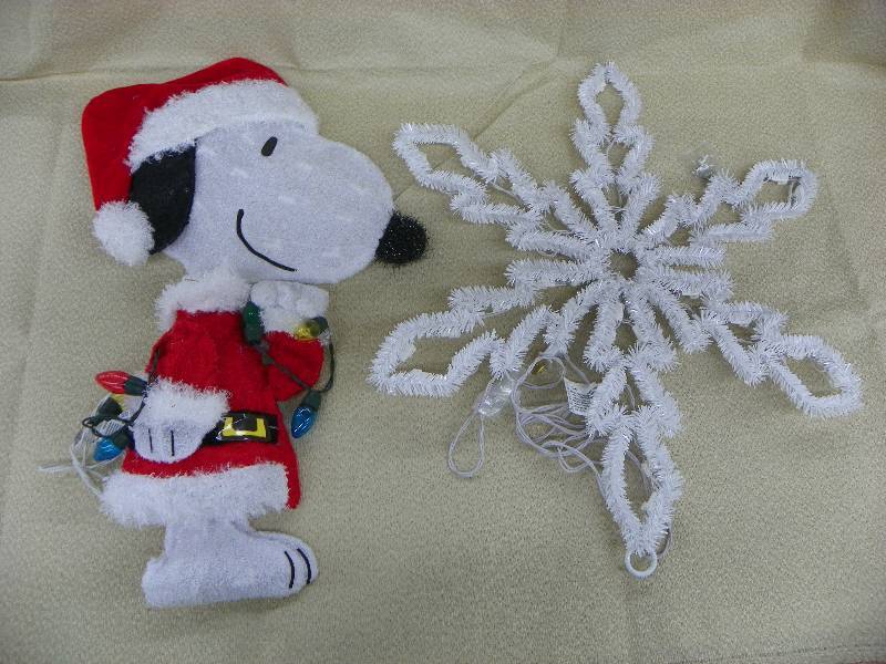 Snoopy Yard Art and Light Snowflake