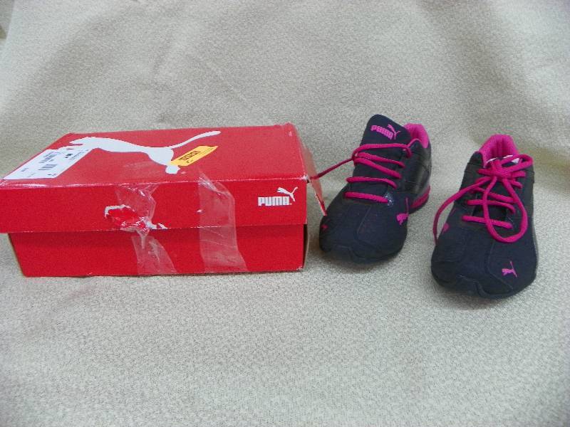 Puma tennis shoes, womens