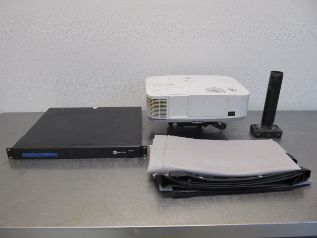 NEC NP-P350W Projector wScreen & RGB Spectrum Quad View