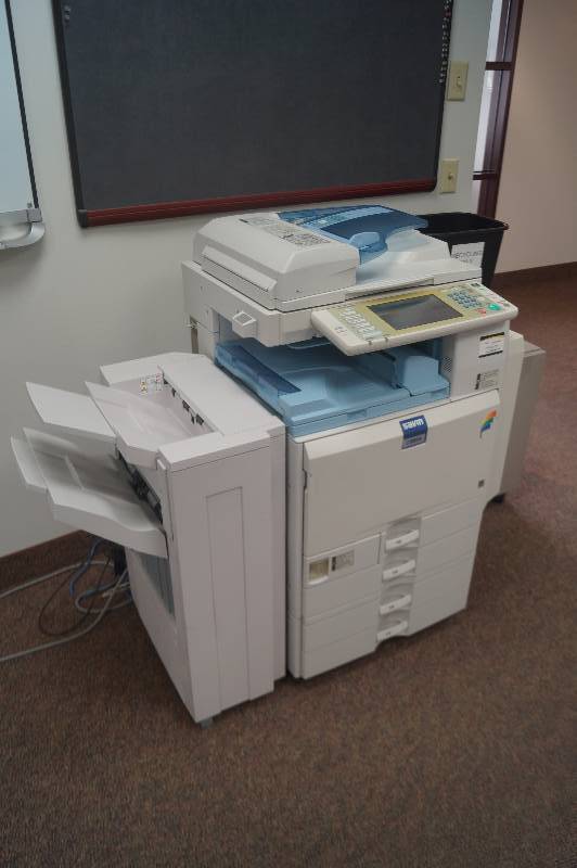 lot 2 image: Savin C2525 Color CopierPrinterScanner