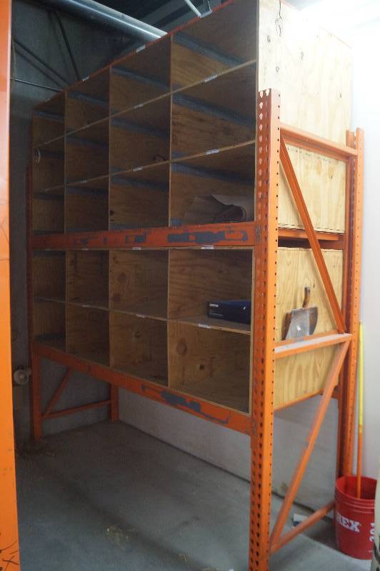 lot 5 image: Pallet Racking