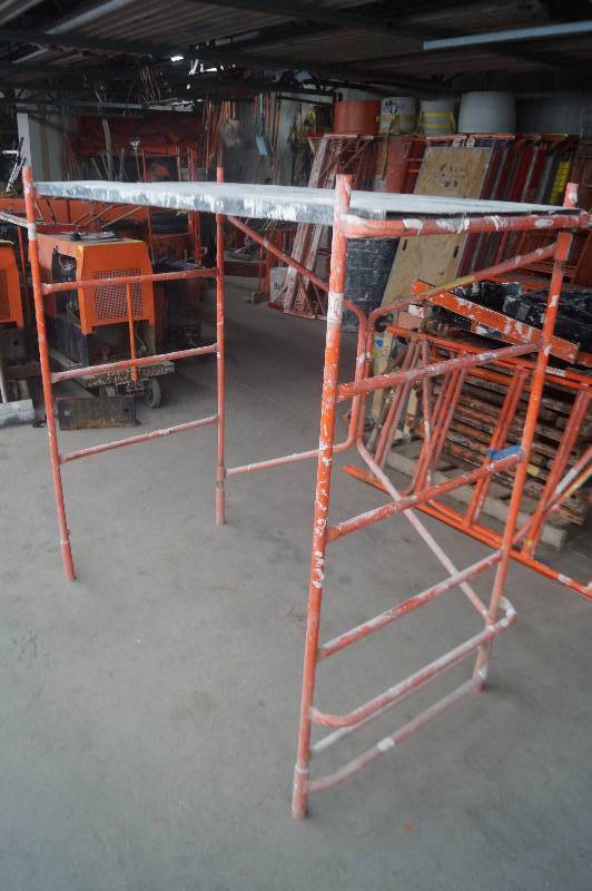 lot 33 image: Scaffolding