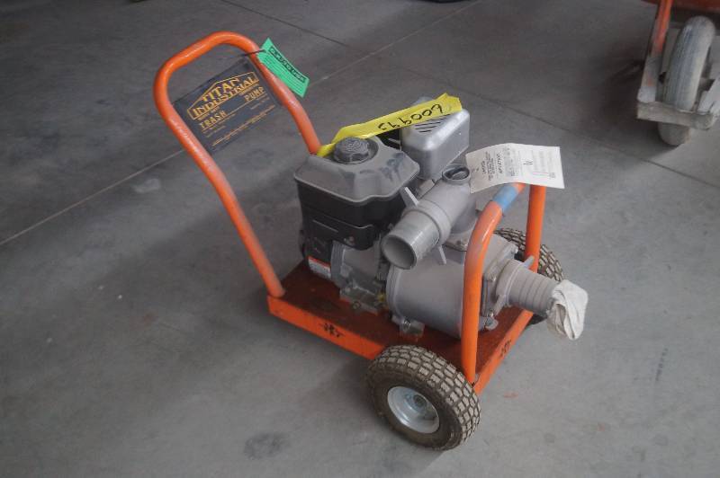 lot 34 image: Commercial Trash Pump