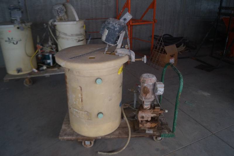 lot 39 image: Accelerator Pumps
