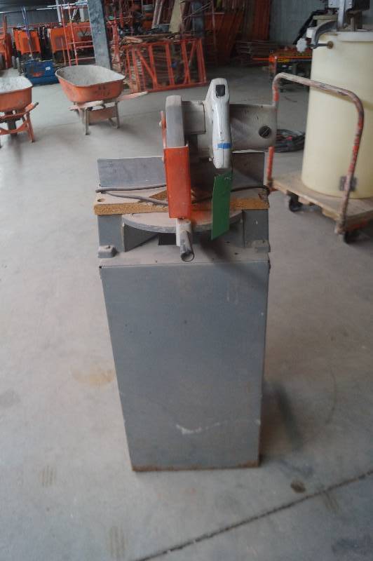 lot 40 image: Miter Saw