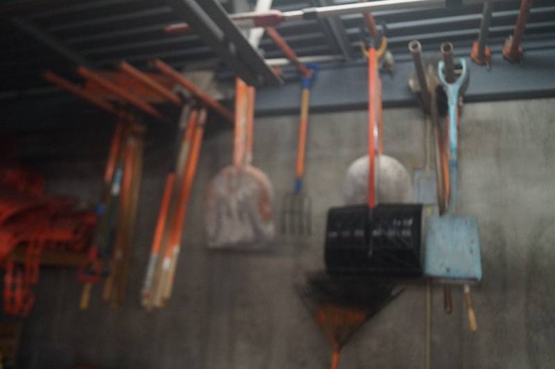 lot 44 image: Shovels & Rakes