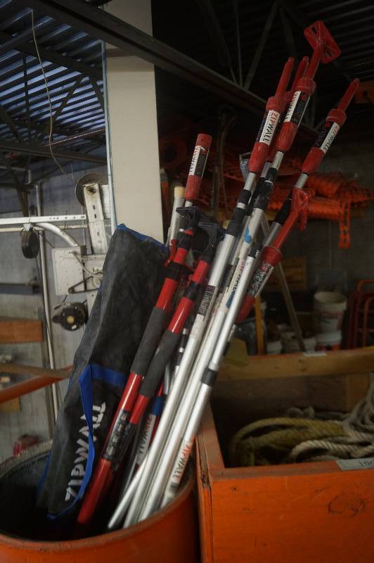 lot 52 image: Zip Wall Poles