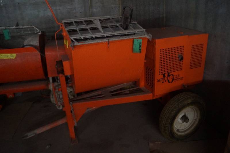 lot 59 image: Essick Mixer