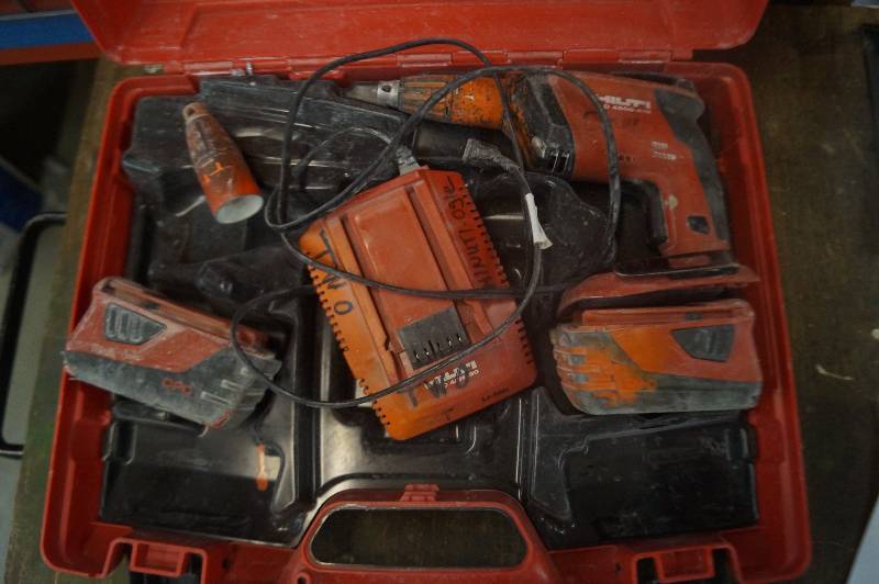 lot 117 image: Hilti Drill