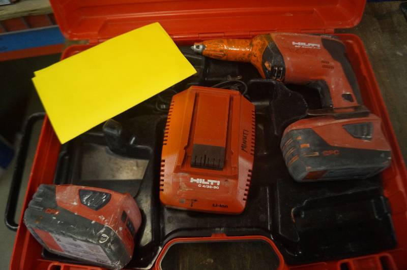 lot 124 image: Hilti Drill