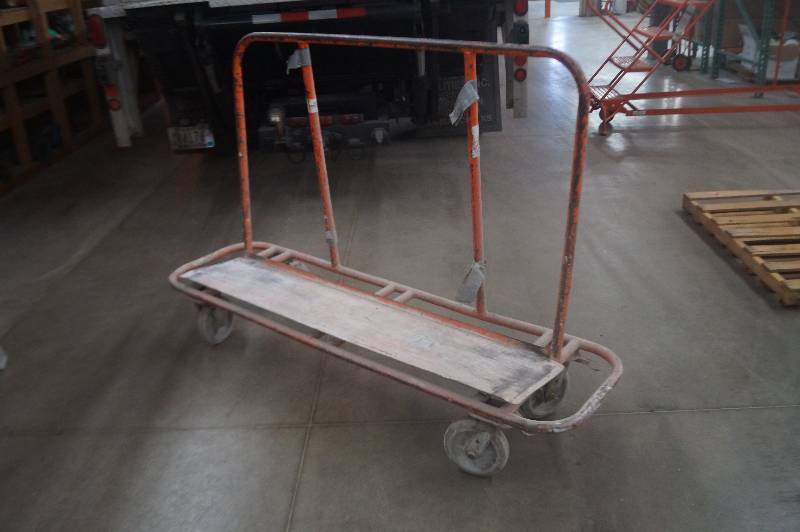 lot 140 image: Panel Cart