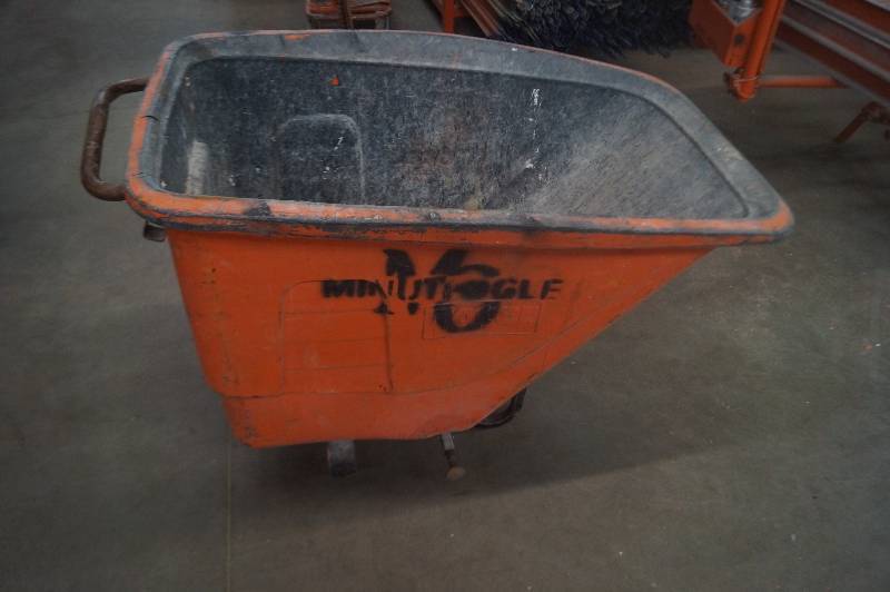 lot 216 image: Toter Tilt Truck