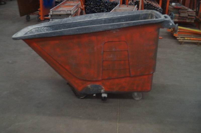 lot 218 image: Toter Tilt Truck