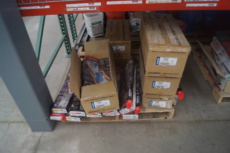 lot 234 image: Grabber C16Z Screws