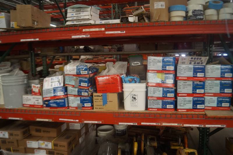 lot 236 image: Hilti & Grabber Screws