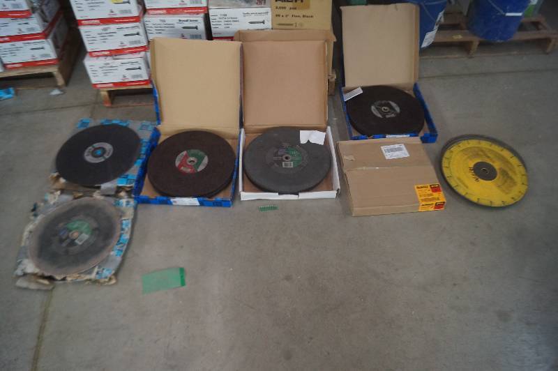 lot 239 image: Chop Saw Blades