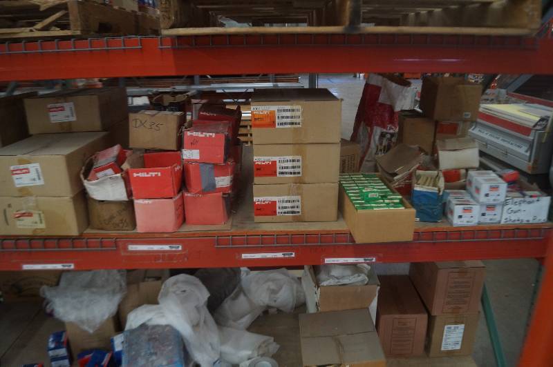 lot 248 image: Hilti Concrete Pins & .22 Caliber Loads
