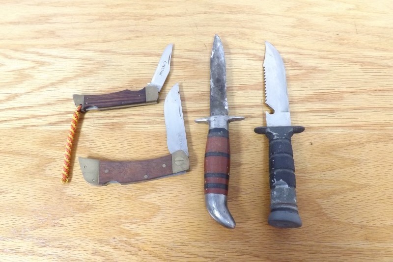 Lot of 4 Pocket and Fixed Blade Knives