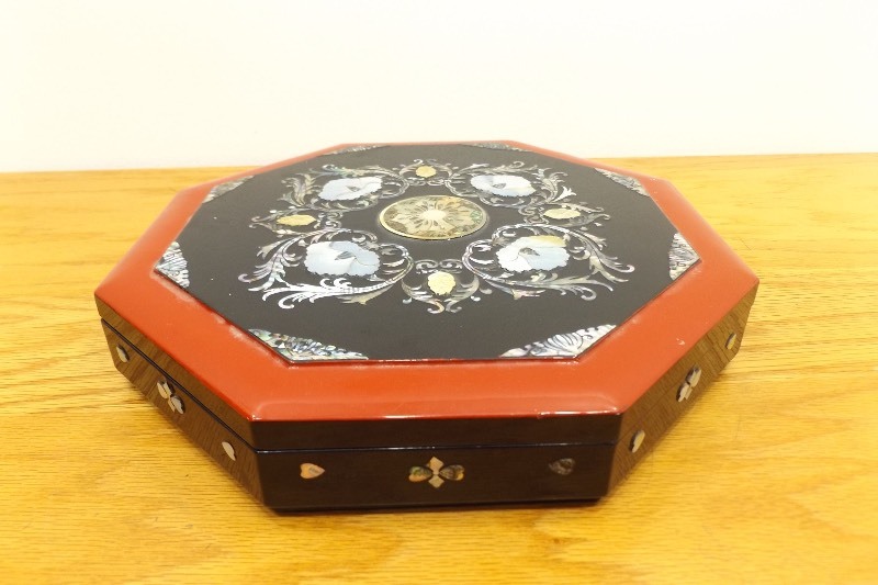 13 Asian Mother of Pearl Inlaid Lacquered Serving Tray